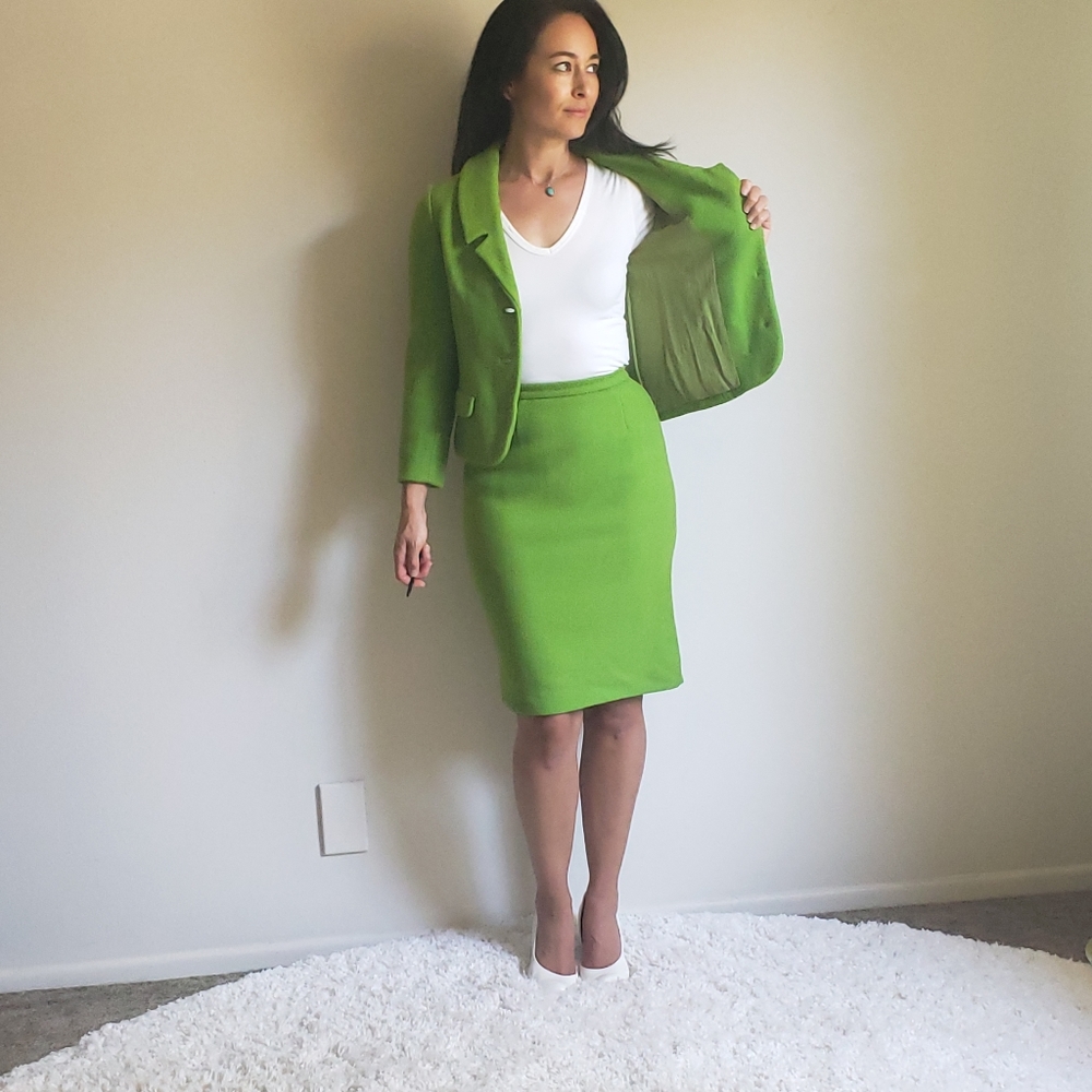 1960s 1970s Vintage Apple Green Wool Skirt Blazer Set Bonwit Tellers - Picture 4 of 11